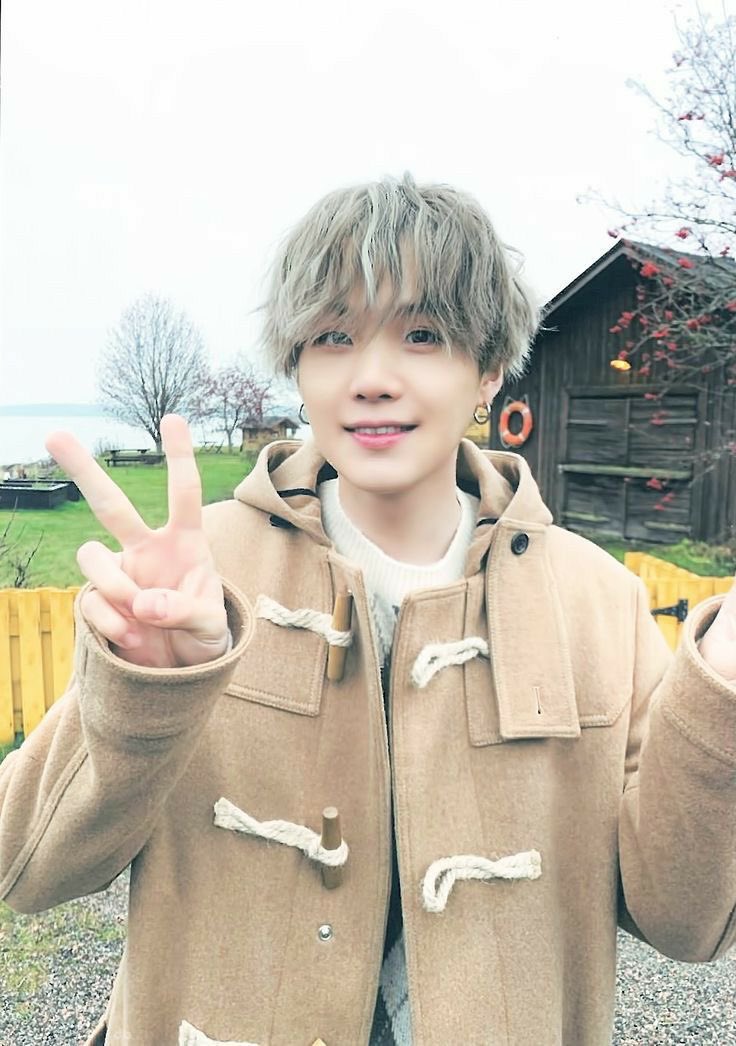 BackToSquare1_'s tweet photo. Heyo everyone!! Its me Hannie! Im part if the Back To Square 1 Cast! I play myself in this story <3Hope to see you soon! https://t.co/2iJvktky0b