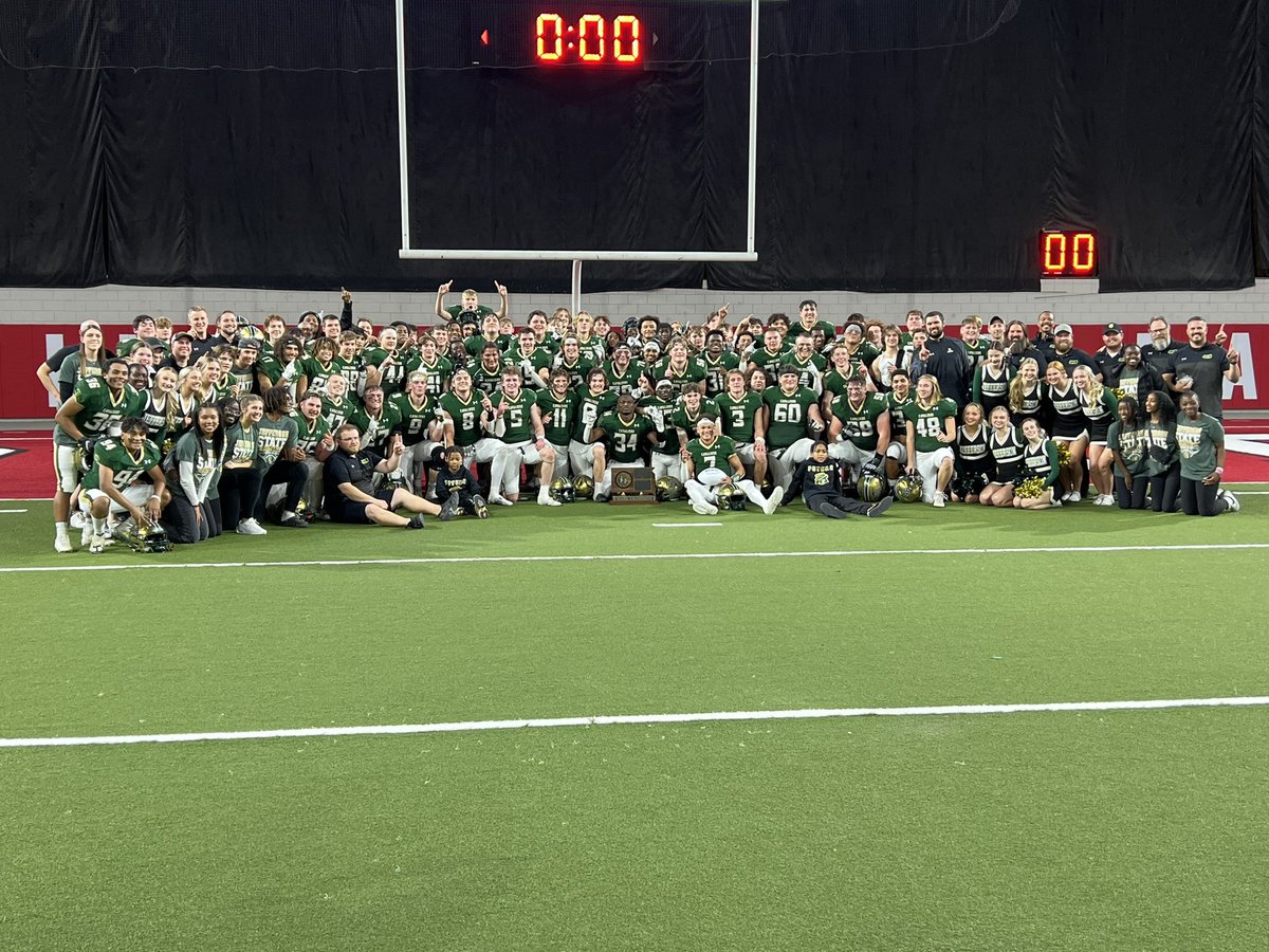 AustinSumner6's tweet photo. I’m grateful to have been apart of this incredible season. This group was extremely fun to be around. Trusted the process, put in a ton of work, and got it done. STATE CHAMPS!! 🏆 https://t.co/VGp3d1yxyD