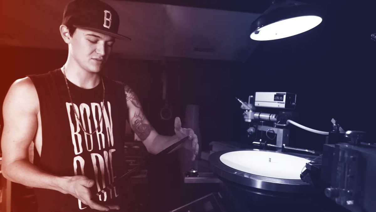 RRFConnection's tweet image. Songwriters and musicians: Take control of your sound with #RecordingConnection. Learn from the industry's best in a real recording studio. No more waiting for someone else to produce your music. Take matters into your own hands with our unique #MusicProduction experiences.