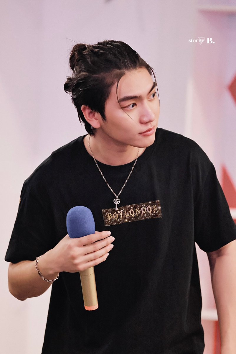 storm_b0706's tweet photo. 221113 บอสกะเสื้อสีดำ คือหล่อเท่มากนะ 🖤🤍

@Bossckm_ 

#Bosschaikamon 
#MeuMagazineGrandOpening https://t.co/VGJaTiGJVB