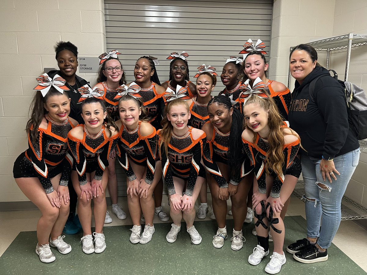 BlackKnights_AD's tweet photo. Great day for our Black Knights Cheer squad at @MSAA_33 Regionals! #BlackKnightPride @StoughtonPS 🖤🧡📣 https://t.co/VeycFT4ajH