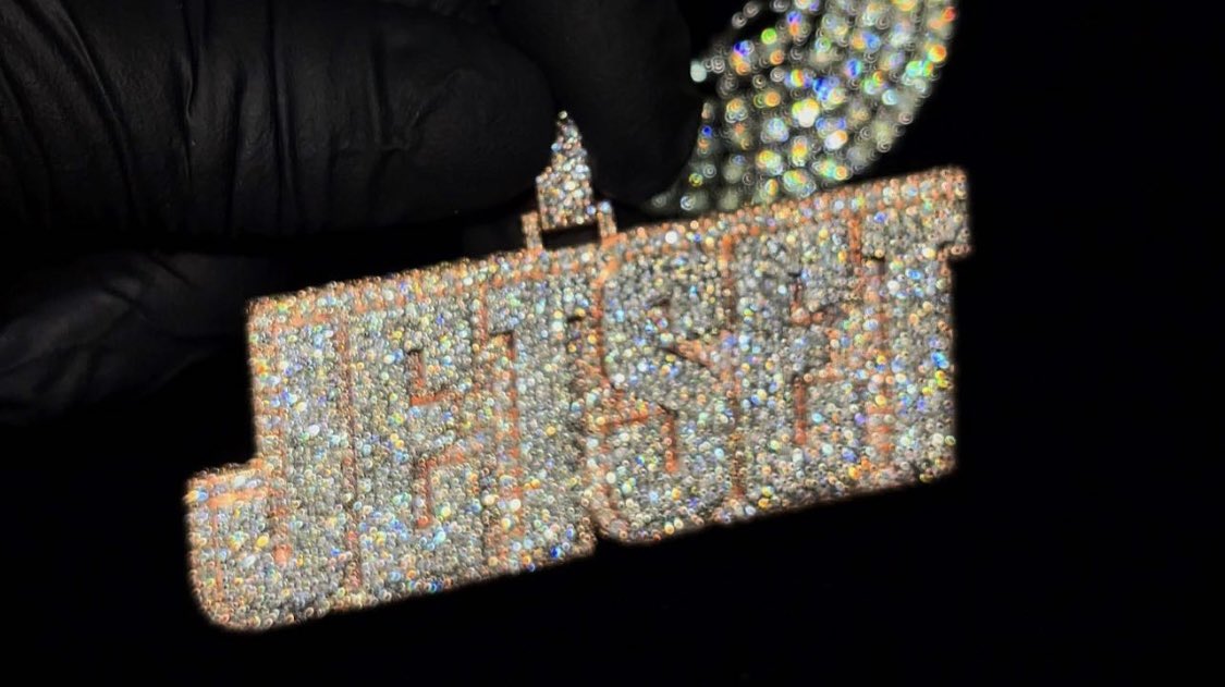 JoshKingMadrid's tweet photo. JETSET’s diamond chain with his name on it. #JoshKingMadrid #JetSetFly #JetSetWay #JetSetLife #JoshuMadrid #FrameControl #TheDropoutDegree #JoshMadrid #JoshKing #Author #Podcaster #Entrepreneur #SelfMadeMillionaire #24YearsOld #Actor #Influencer #MTV #FloribamaShore #RichKids https://t.co/QoCmT5ESX5