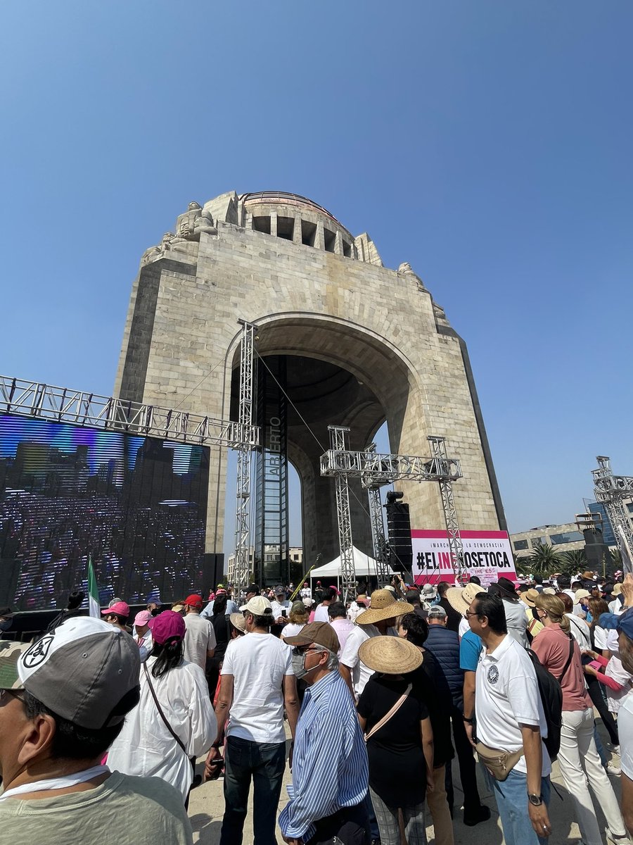 En INE no se toca! Todos por cuidar y mantener la democracia de México!
