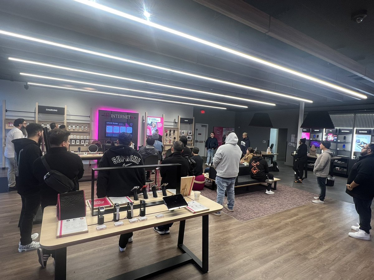 BASW South stores getting together to strategize and practice how to win in Q4! We’re ready to rock this Holiday Season! 🤘🏼<a href="/Randy_E_Tam/">Randy Tam</a> <a href="/InMeeksOpinion/">Micaela Fryar</a>