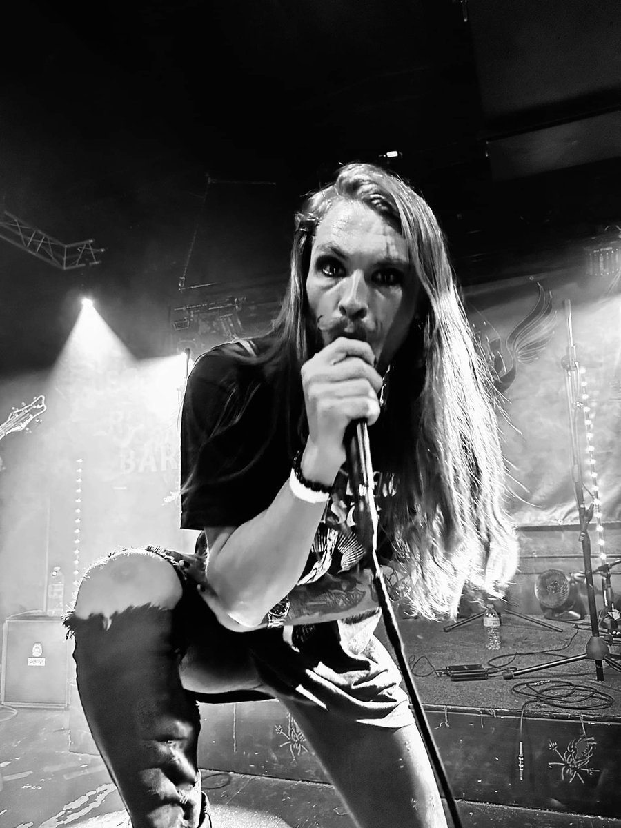 envysinsofman's tweet photo. Channeling my inner Spencer Chamberlian here 

#metalcore #hardcore #underoath #buriedinlies #hxc #gothic https://t.co/DzI1q8t3VR