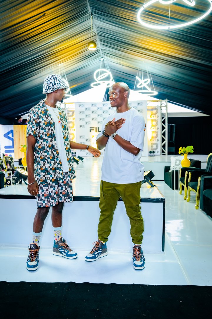 LekauSehoana's tweet photo. More pictures of the #FILAxDRIP in Ivory Park.
I had to take it Home.
@Ladydu_sa surprised me with a visit and Performance, I appreciate you sis.
Shout out to the Family
@Robot_Boii
@skhumbi
@nomoozlie https://t.co/2ZiBFCmNB5