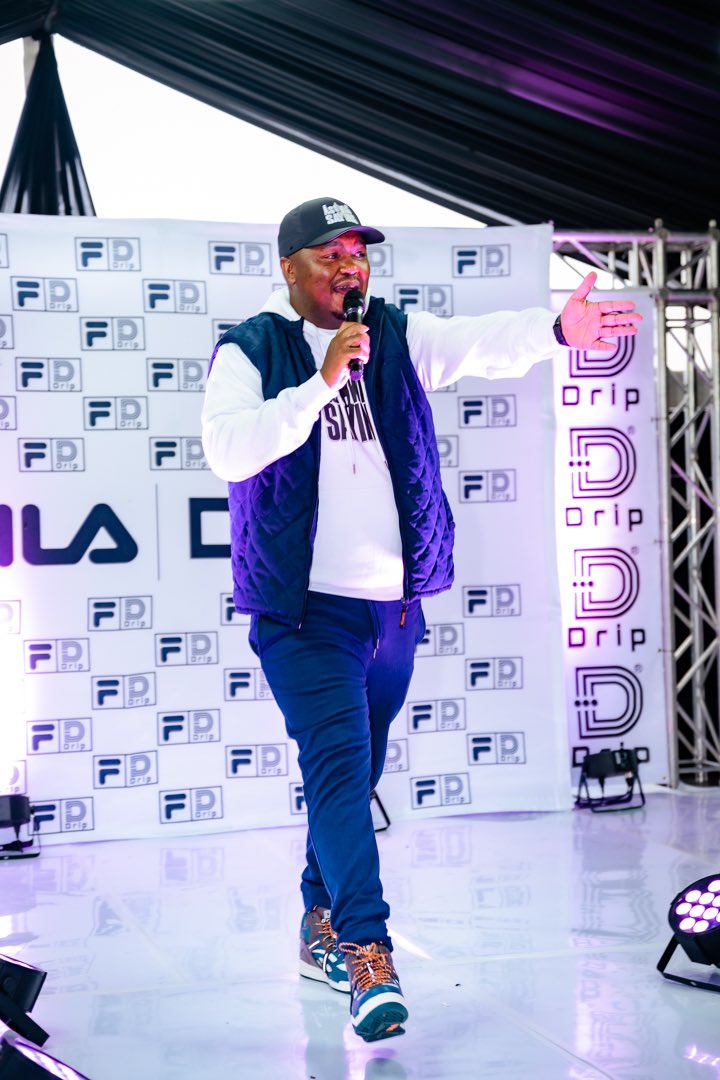 LekauSehoana's tweet photo. More pictures of the #FILAxDRIP in Ivory Park.
I had to take it Home.
@Ladydu_sa surprised me with a visit and Performance, I appreciate you sis.
Shout out to the Family
@Robot_Boii
@skhumbi
@nomoozlie https://t.co/2ZiBFCmNB5