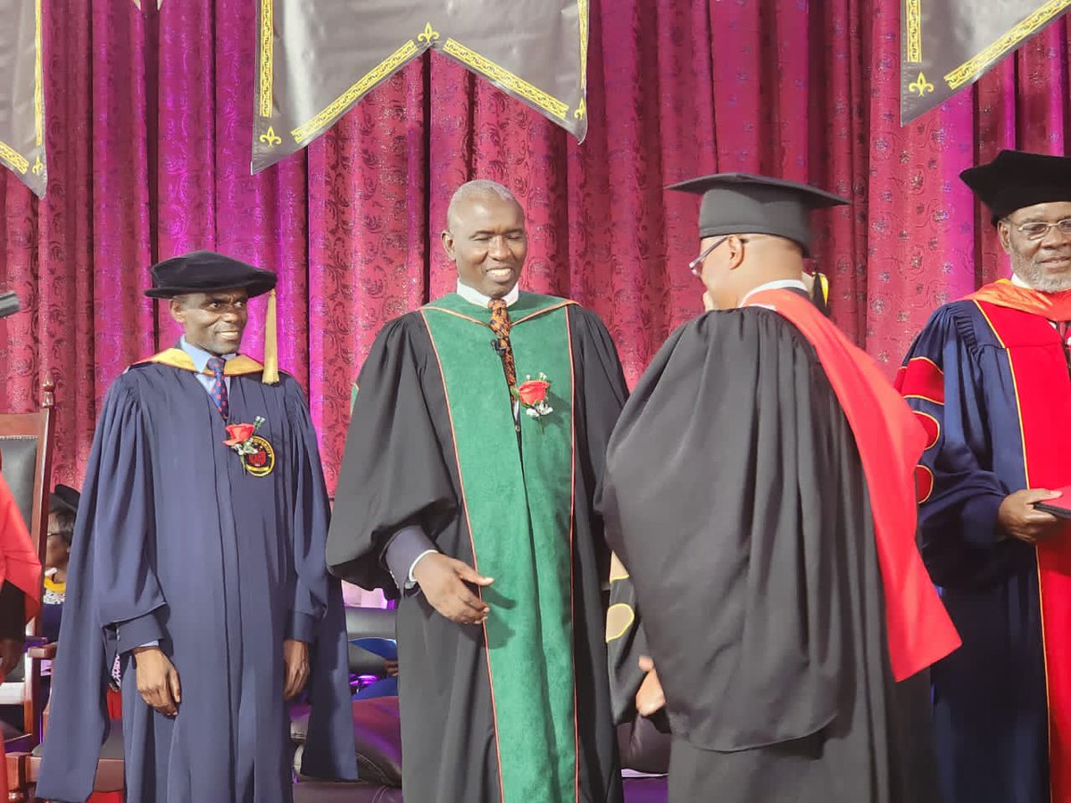 nash_wevhu's tweet photo. Solusi University  today held its 26th graduation ceremony at the institution's Beit Hall. Presidential advisor Mr Kudakwashe Tagwirei was the guest of honour and  he gave a key note address during  proceedings.
#Education5.0 https://t.co/y9CJyJKuNY