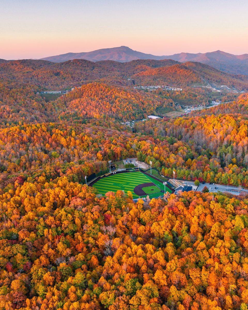 Seasons come and go but baseball is forever. 😍

📷: <a href="/MaxwellRenfro/">Max Renfro</a>