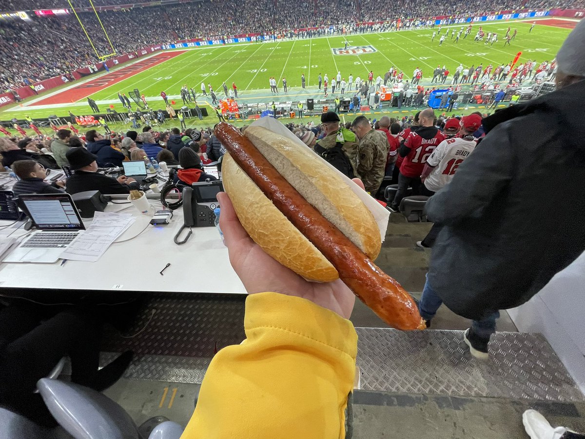 Side note. The sausage stand stays open all game. #MunichGame 🇩🇪