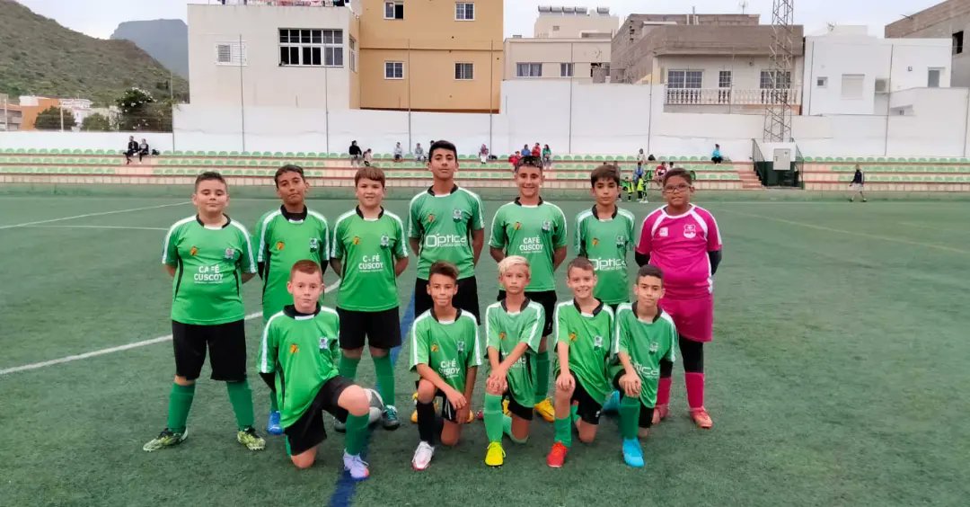CDIGARA2022's tweet photo. Resultados #cantera @CDIGARA2022 #mareaverdeynegra👌
#Esmugran 1 Benjamin 4 
#nastcostaisora 1 Juvenil 2 
Alevin 4 #guargacho 1 
#armepalmasB 2 Cadete 0 
#EMFAdeje 9 Ifantil B 0
#RaquiLabrador 0 Prebenjamin 9 Infantil A 6 #Laszocasb 0
#Cortitayalpie #Ailuisionnosganan https://t.co/80DSYMBYew