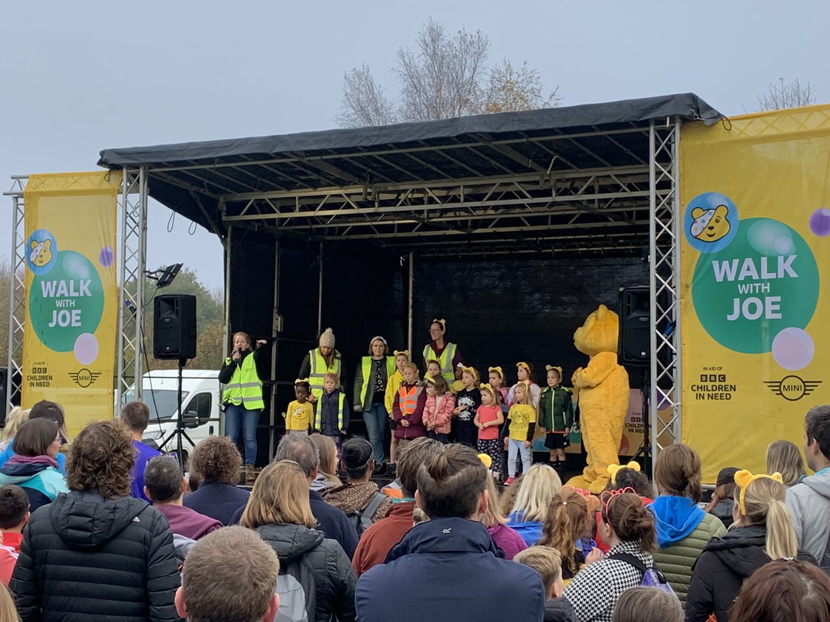 DiamondLitefoot's tweet photo. Great start to Sunday. A lovely 2k Walk with Joe @thebodycoach supported by the fab @rushcliffejp #parkrun team for BBC #ChildrenInNeed #WalkWithJoe #loveparkrun https://t.co/UD7JiOwdO6