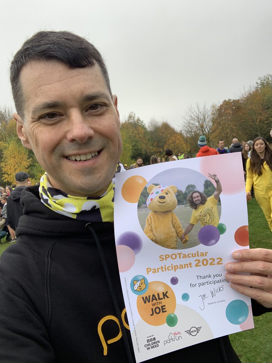 DiamondLitefoot's tweet photo. Great start to Sunday. A lovely 2k Walk with Joe @thebodycoach supported by the fab @rushcliffejp #parkrun team for BBC #ChildrenInNeed #WalkWithJoe #loveparkrun https://t.co/UD7JiOwdO6