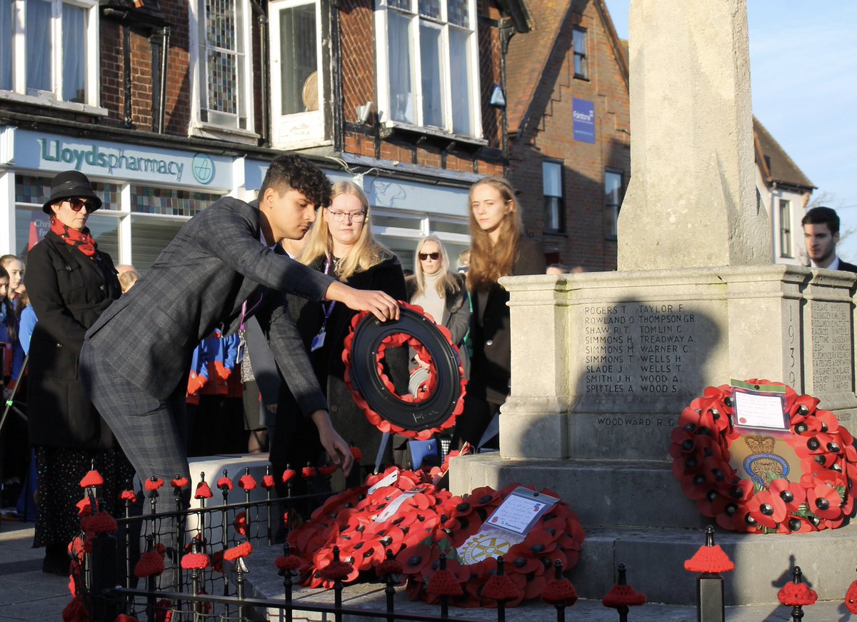 JCS_SixthForm's tweet photo. Thank you to @JohnColetSchool Head Students who ably represented the whole JCS community at the #Wendover act of remembrance today. #LestWeForget #RemembranceSunday https://t.co/3yRKpyPEIh