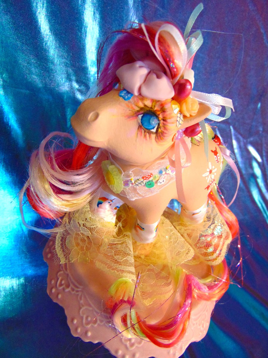 ManaCrafts's tweet photo. Custom Rainbow Ladybird ready to go to her new home!
#MLP #mylittlepony #mlpart #craft #rainbow #Ladybug #80smlp #g1mlp #collectormlp #mlpcollector #toycollector #pony #toys #custompony #mlpcustom #custommlp #ArtistOnTwitter #manacrafts #lightningmanacrafts #mlpfan #mlpfandom https://t.co/Hcbd41fCD3