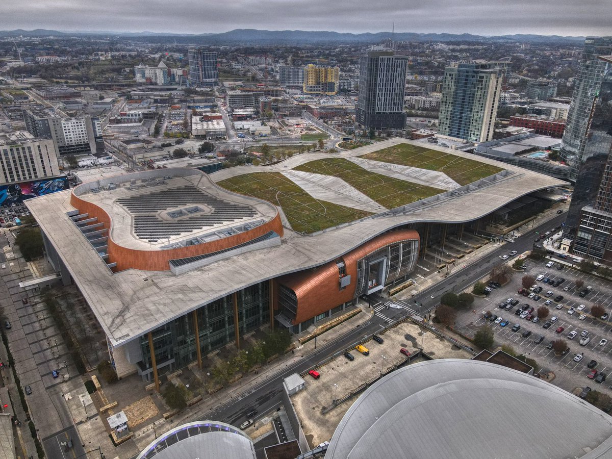 PhoenixOneMedia's tweet photo. @ClayTravis Flew my drone around Nashville yesterday before the @scrowder comedy show at The Ryman and was stunned at how clean, beautiful, fun, and safe downtown Nashville is. Great music, hilarious show, excellent food, nice folks - easily one of my favorite cities in America. https://t.co/xUDvatVj7I