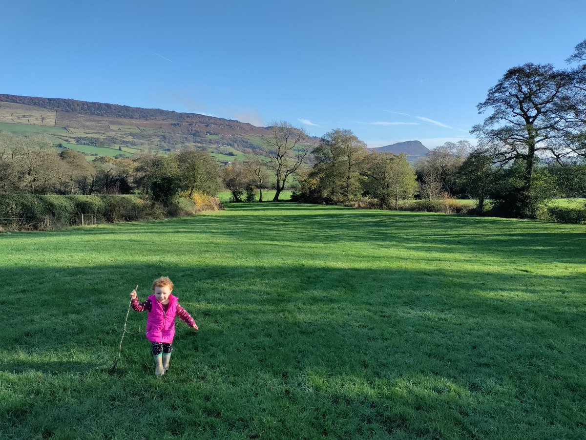 bernardsfarmuk's tweet photo. Next Generation Farmer right there
#Betsy #NextGenerationFarmer #HillFarm #TenantFarmer https://t.co/KnntOfDKMb