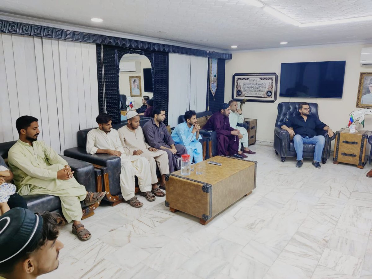 MQMPUpdates's tweet photo. پاک سرزمین پارٹی ڈسٹرکٹ ساؤتھ، لیاری ٹاؤن سے مختلف جماعتوں سے تعلق رکھنے والے ذمہ داران و کارکنان نے چیئرمین سید مصطفی کمال سے ملاقات کے بعد پارٹی میں شمولیت اختیار کی اس موقع پر ڈسٹرکٹ ساؤتھ کے صدر ڈاکٹر یاسر صدیقی، ڈسٹرک ممبر راشد بلوچ اور آصف بلوچ بھی موجود۔!
#JoinPSP https://t.co/k6GXrVIAaH