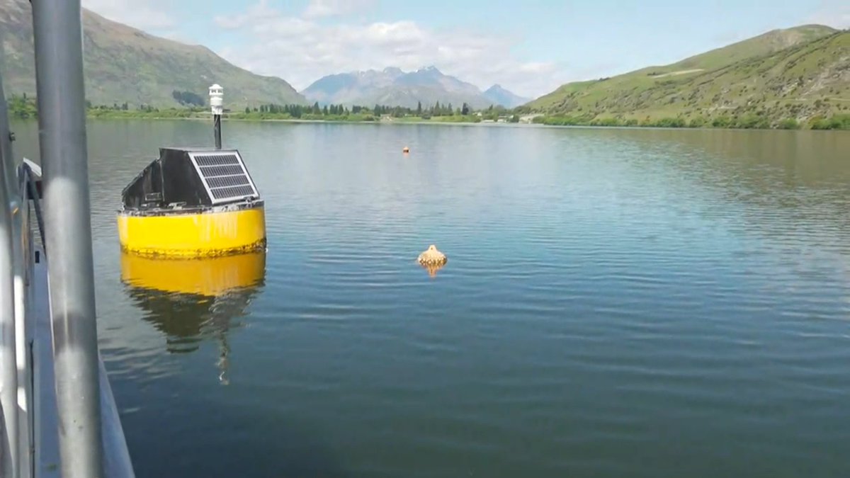High tech buoys helping protect NZ's freshwater lakes
1news.co.nz/2022/11/14/hig…