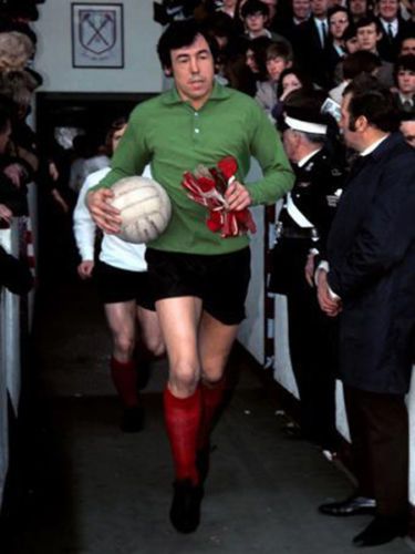 #GordonBanks in his <a href="/stokecity/">Stoke City FC</a> days ... what a brilliant keeper he was