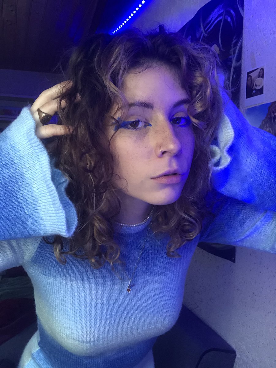 parkerspoetry's tweet photo. 🫐 #FallwithLGBTQIA https://t.co/LBAH94rp2J