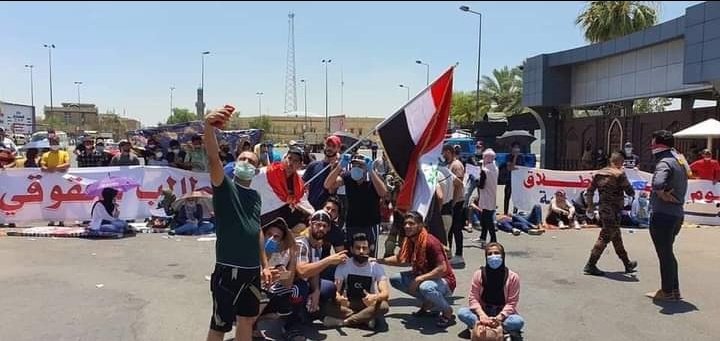 Raghad__bio97's tweet photo. تتعب وأنت تدرس علمود ترتاح من تتعين وتشتغل توفرلك حياة كريمة يطلعلك مجلس الخدمة بخمستلاف سبب وعارض وكلهن واهيات بس حتى يتاجر بدرجاتك وأنت لا من الاهلي ولا من الحكومي وما تدري انت منهم عليهم يعني لحد يا وقت يبقى الخريج مهمش سيادتك أحنة مطالبين عن حقنه
#العلوم_تناشد_شياع_سوداني https://t.co/A7ZP2nEOPg