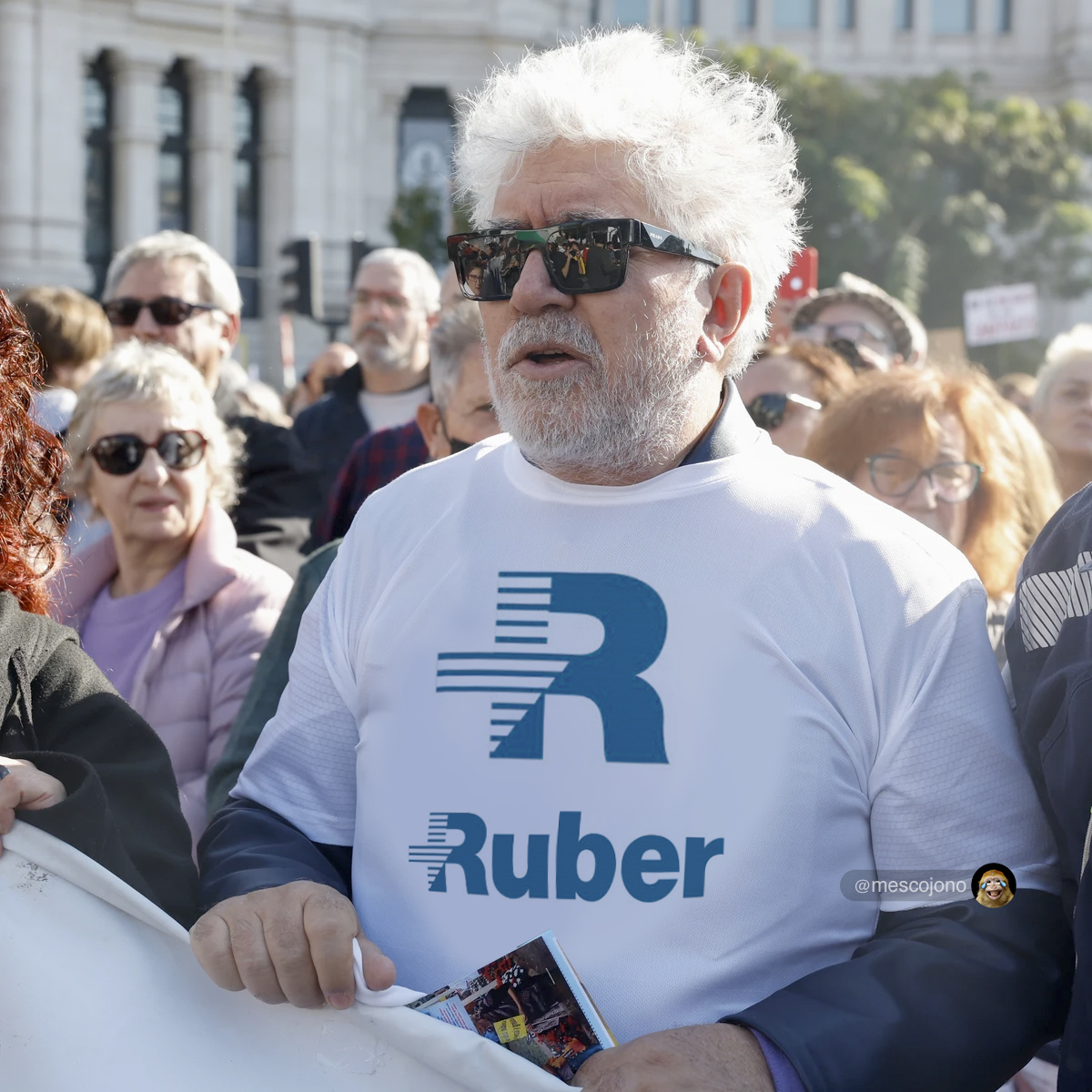 Pues parece que se equivocó de camiseta. #SanidadPublica