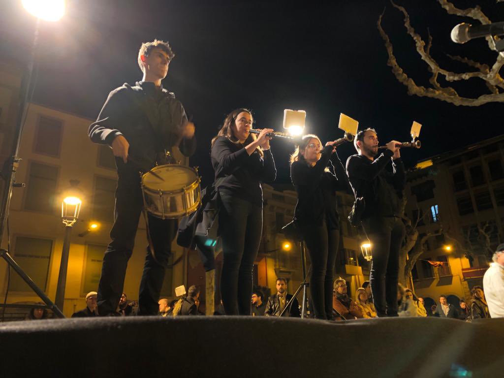 bernat_pedros's tweet photo. Ahir vam estar amb Taverners al primer seguici popular de Balaguer, acompanyant a @ballvalencians ! 

📸: @GerardPouget https://t.co/wYcthWkm53