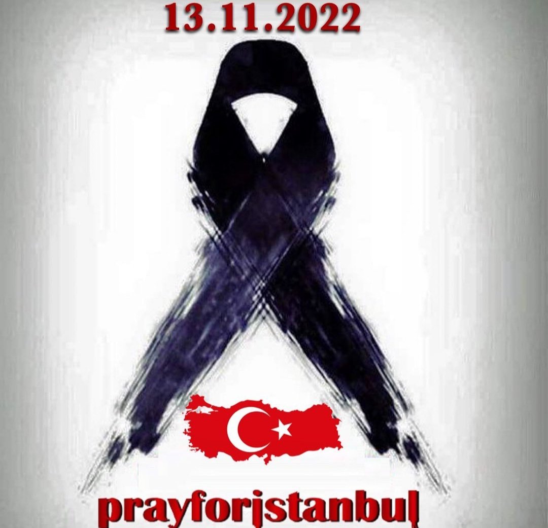 b_esserwisserin's tweet photo. Mein Herz blutet...Istanbul eine Stadt voller Leben...😥...#Taksim...#Istanbul... https://t.co/ASzs0q0mgf