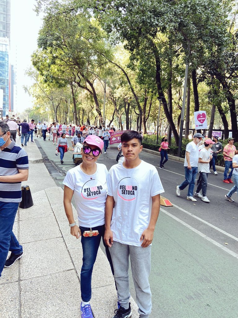MLFC_83's tweet photo. Por #México y por mis hijos
#ElINENoSeToca 
#YoEstoyEnLaMarcha #CDMX 
@redesunidosmx https://t.co/Sh0G1tSFcg