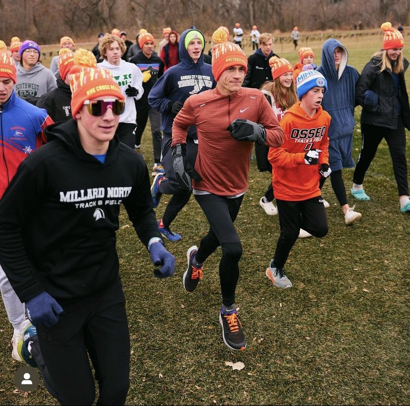 Zack Schultz one stepping NCAA champion Connor Mantz. Rumor has it Zack was unable to finish the pre meet jog.