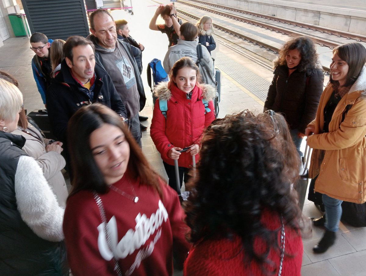 STrinidadZamora's tweet photo. 🇨🇵Bienvenue, amis de Briec.
#AcogerLaVida 
🇪🇺 #ErasmusPlus 
🌿Programa de Educación y Gestión Ambiental: Los Guardianes del Duero https://t.co/gFsmpZH7ZM
