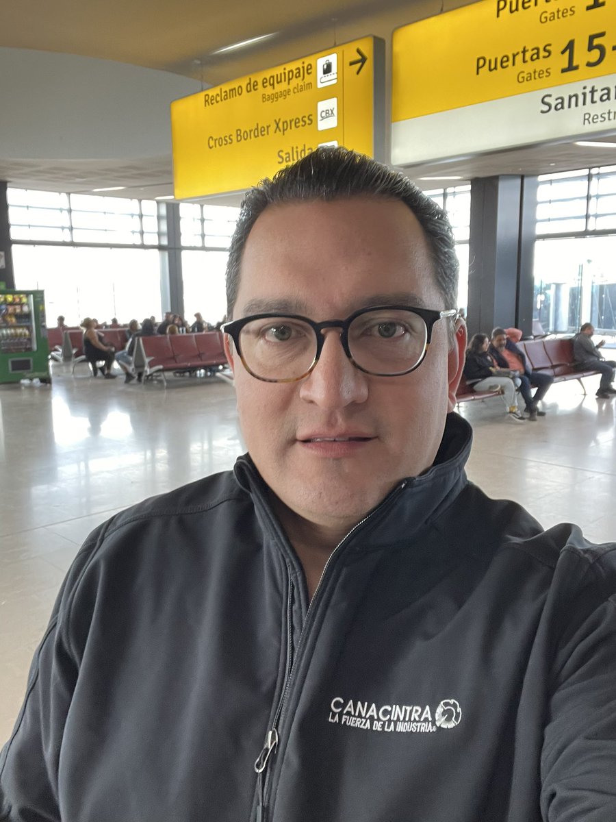 Desde donde esté, #YoDefiendoAllNE. 

Reitero que el <a href="/INEMexico/">@INEMexico</a> es una institución sólida, confiable, que brinda certeza y protege la democracia que entre todos y todas hemos construido y fortalecido. 
#ElINENoSeToca

📍Aeropuerto Tijuana 🔜 CANACINTRA Durango