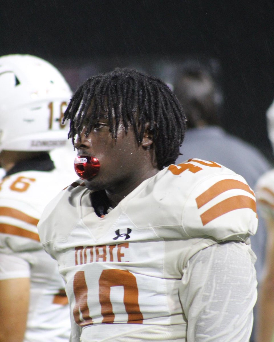 yvngxjaayy's tweet photo. I would like to thank @DobieLonghornFB and everyone who was apart of this ride for blessing me and giving me the opportunity to play the game I love. https://t.co/UHMmy4OBLp