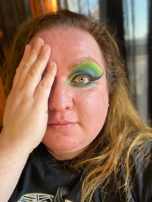 You can take the green out of my hair but you can&rsquo;t take the green out of my heart #makeup #GreenEyes<a href="/tag/makeup"class="tags"><span>#makeup</span></a><a href="/tag/ginger"class="tags"><span>#ginger</span></a><a href="/tag/greeneyes"class="tags"><span>#greeneyes</span></a>