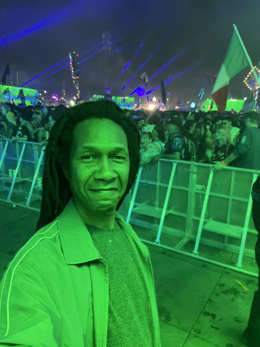 kevens's tweet photo. Day 1 at EDC, I was on the Skydeck catching up with friends when I was pleasantly interrupted by a Dnb track on main stage. Then the same happened on other stages the next night. 

#edc #edcorlando #drumandbass #dnb #kēvens #positivityisanecessity https://t.co/iDtPQdcIdk