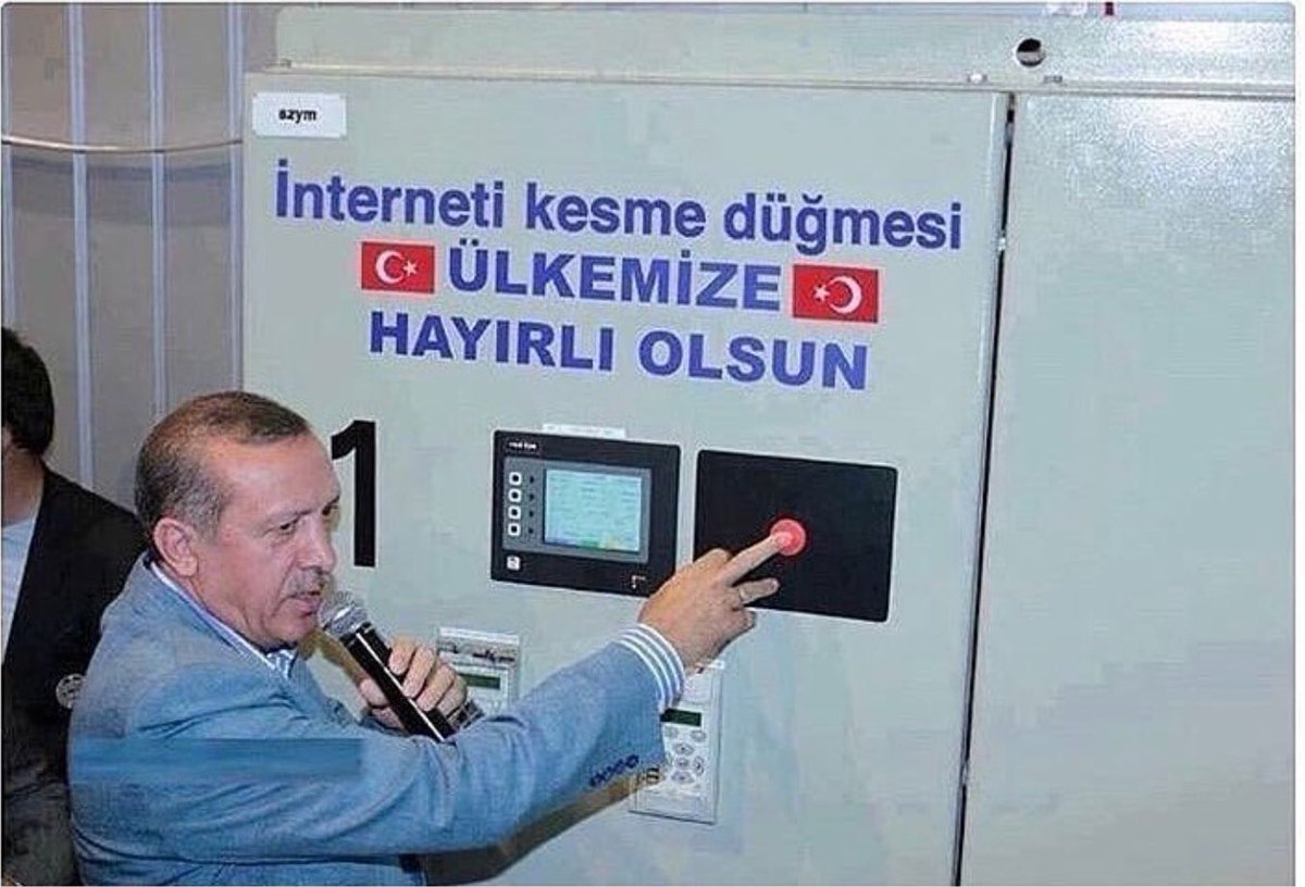 Mehmetcitkin's tweet photo. Reis anlık interneti kesti 🤐 #patlama #taksim #görüntüler #bomba #istiklal https://t.co/KTKQy85nOc