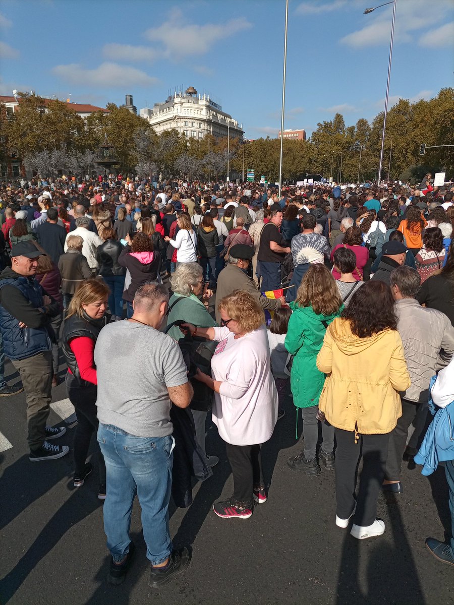 masmadridpinto's tweet photo. Cuando la gente se mueve, sobran las palabras #SanidadPublica https://t.co/Ypg7PNUurw