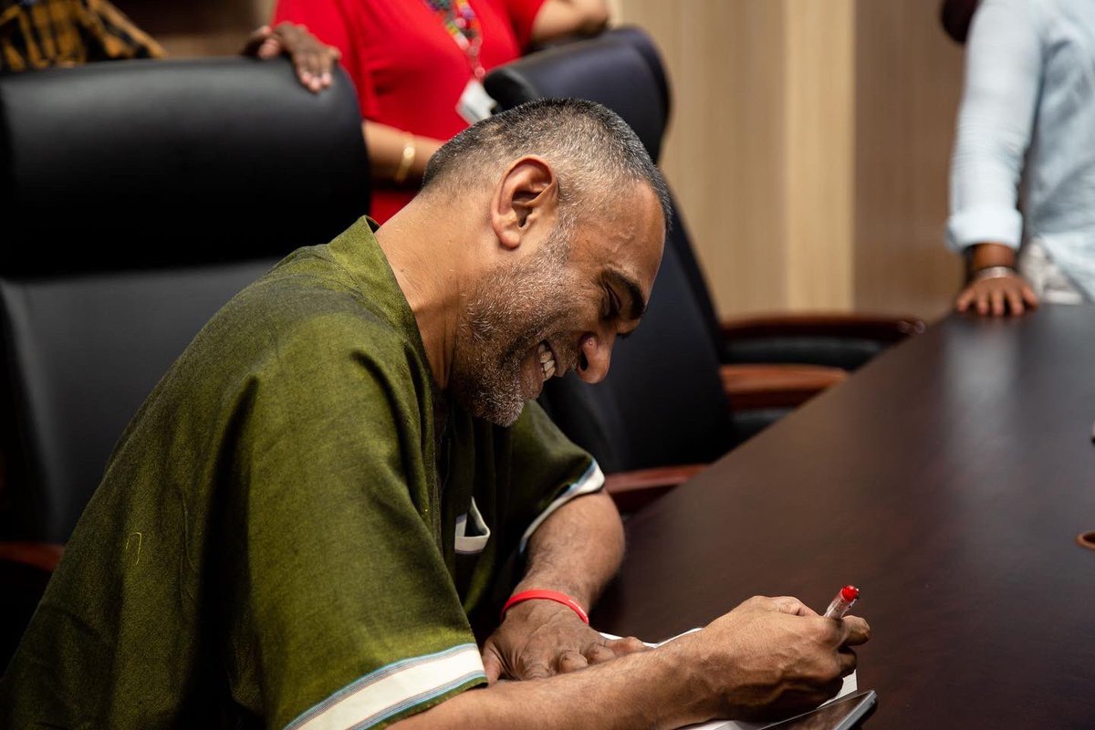 kuminaidoo's tweet photo. Thank you to the organisers of the UKZN event, #DasarathChetty &amp; #MalaSingh for being speakers &amp; the @ExclusiveBooks La Lucia team for selling copies of ‘Letters to My Mother: The Making of a Troublemaker’. Lastly, a huge thank you to everyone that came out on Thursday morning 🙏🏿 https://t.co/8SiQlIwcL0