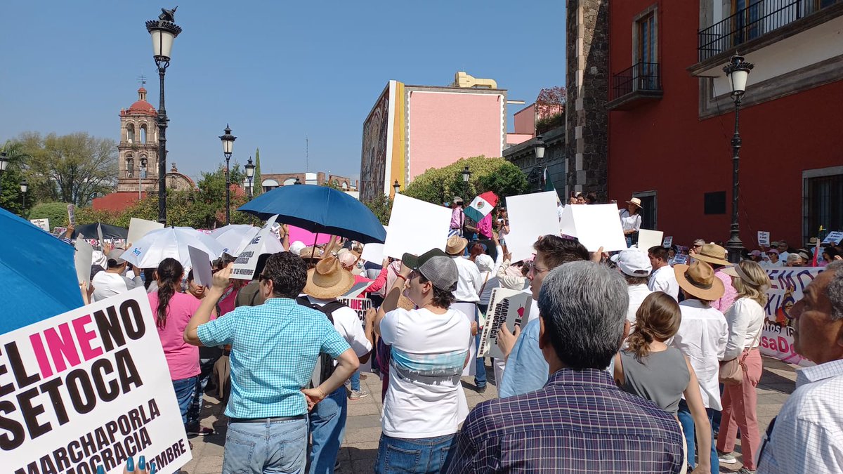 ProyectoLibre1's tweet photo. En México la democracia se defiende, los ciudadanos conscientes lo saben y actúan.. #YoDefiendoAllNE, las organizaciones verdaderente civiles siempre estaremos presentes para defender a México. @mimo_0000 @jesus_sanval @Cl0tilde12 @Muy_Libre @Mzavalagc @FelipeCalderon @INEMexico https://t.co/cehQz2vCEY