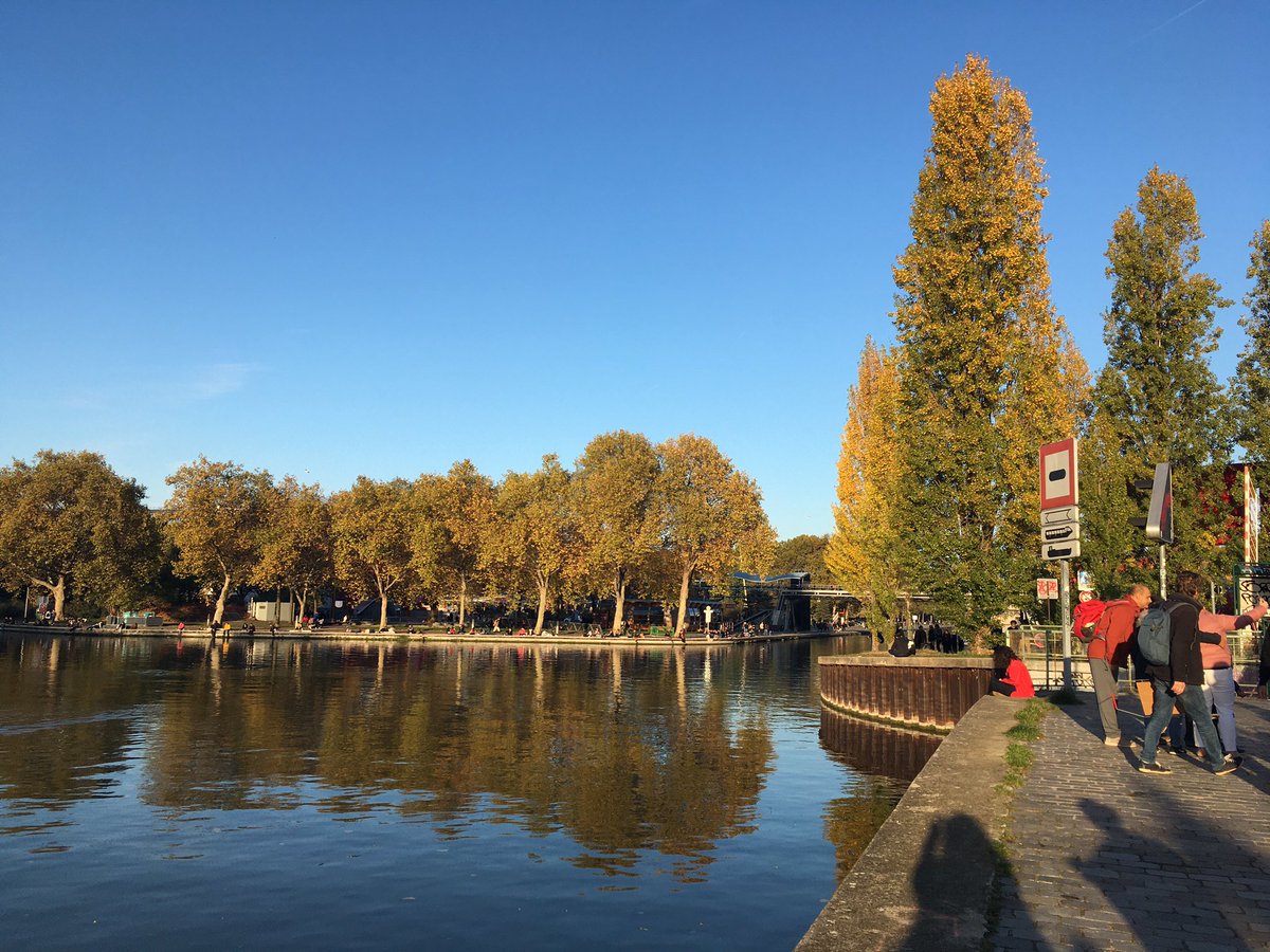 melissachemam's tweet photo. And a couple of gorgeous #Paris in #climatedchanged November https://t.co/vRHRKE1us2