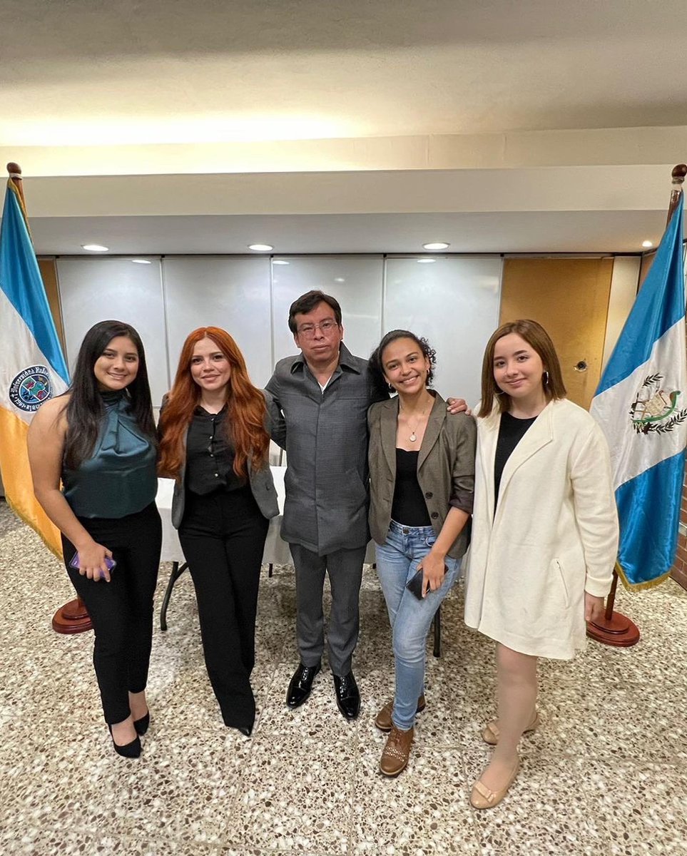 CongresoJGT's tweet photo. Primera conferencia PRESENCIAL de la plataforma @CongresoJGT. Agradecemos la enriquecedora ponencia de la Dra. @karinsgomez y la intervención magnífica de @mejicajimene.

También al Fundador del proyecto @Lagm55 a @rojita295 , @laurapcast_ @Marycruzbh que integran este equipo. https://t.co/jbqReRzsTJ