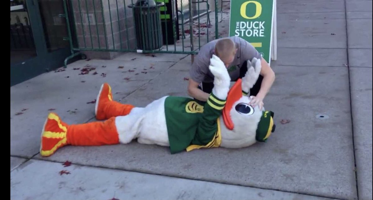 Somebody go check on Puddles!  😂

Go Dawgs!  🐺🐾