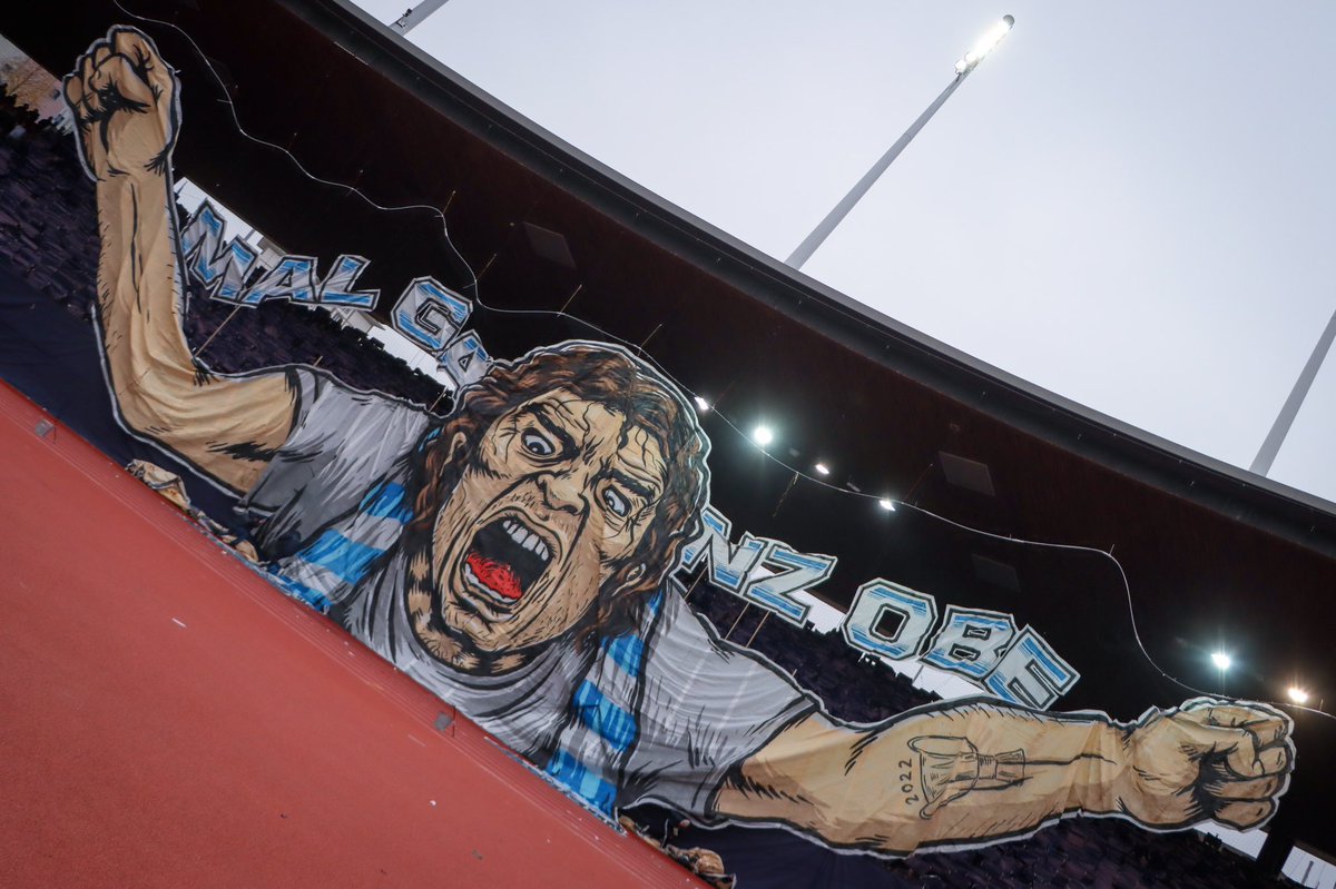 fc_zuerich's tweet photo. 💙🤍 Das #FCZ-Jahr 2022 geht mit drei Punkten und dieser fantastischen Choreo zu Ende. 

Ein Jahr mit zahlreichen Höhen und einigen Tiefen - und konstanter Top-Unterstützung eurerseits! 

Danke, liebe FCZ-Fans! 🙌🏼

#stadtclub #NieUsenandGah https://t.co/gt3prsMf5N