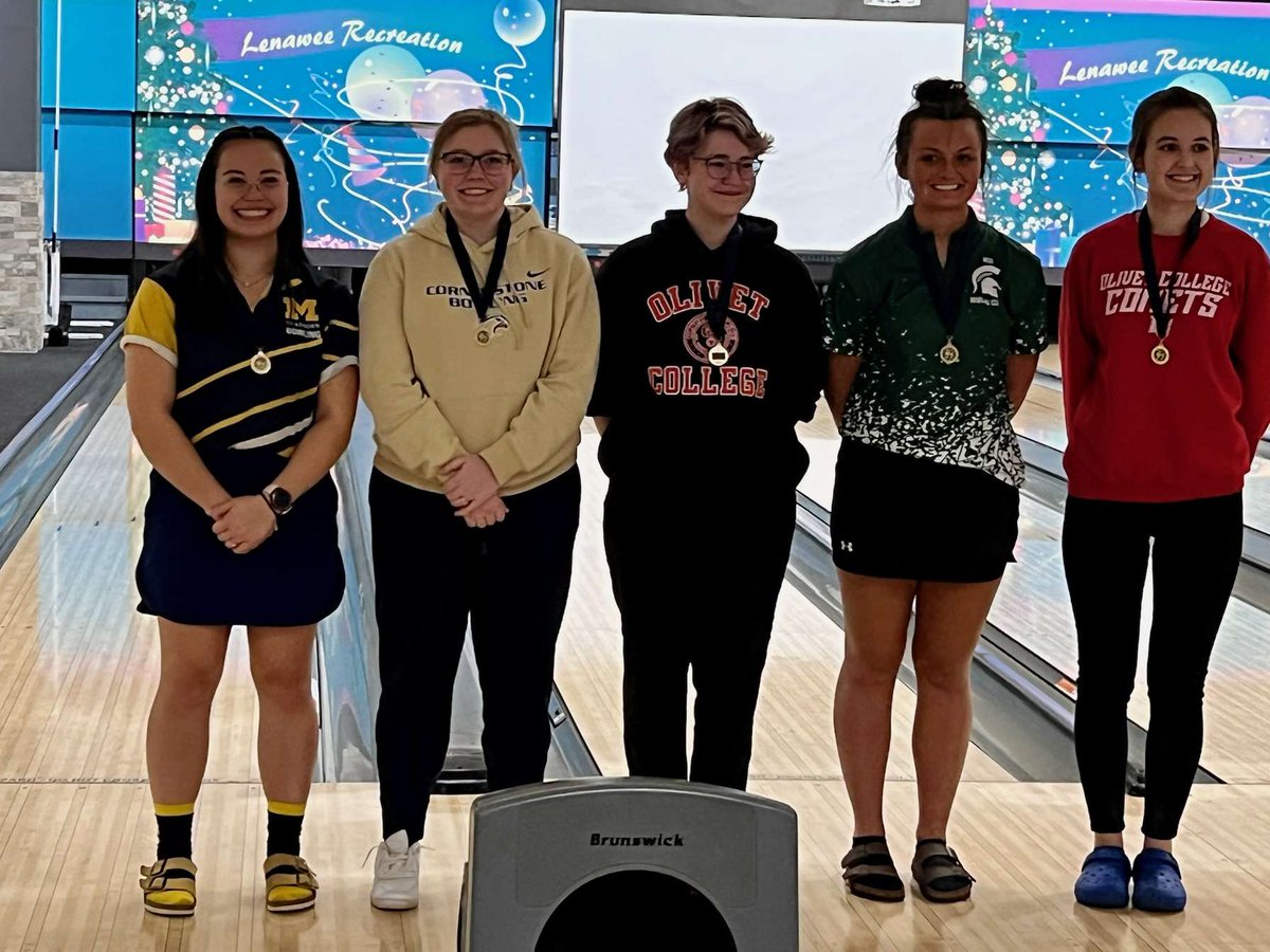 UMDearbornBWL's tweet photo. Black &amp; Blue Day 2 Recap: Amazing finish to the weekend with the Men's team in 2nd and Women's in 4th! Two bowlers made All Tournament Team with Amanda Williams taking 5th and Nate Roberts ending in 2nd. Check out the thread for the individual standings! https://t.co/nGAumXDf4t