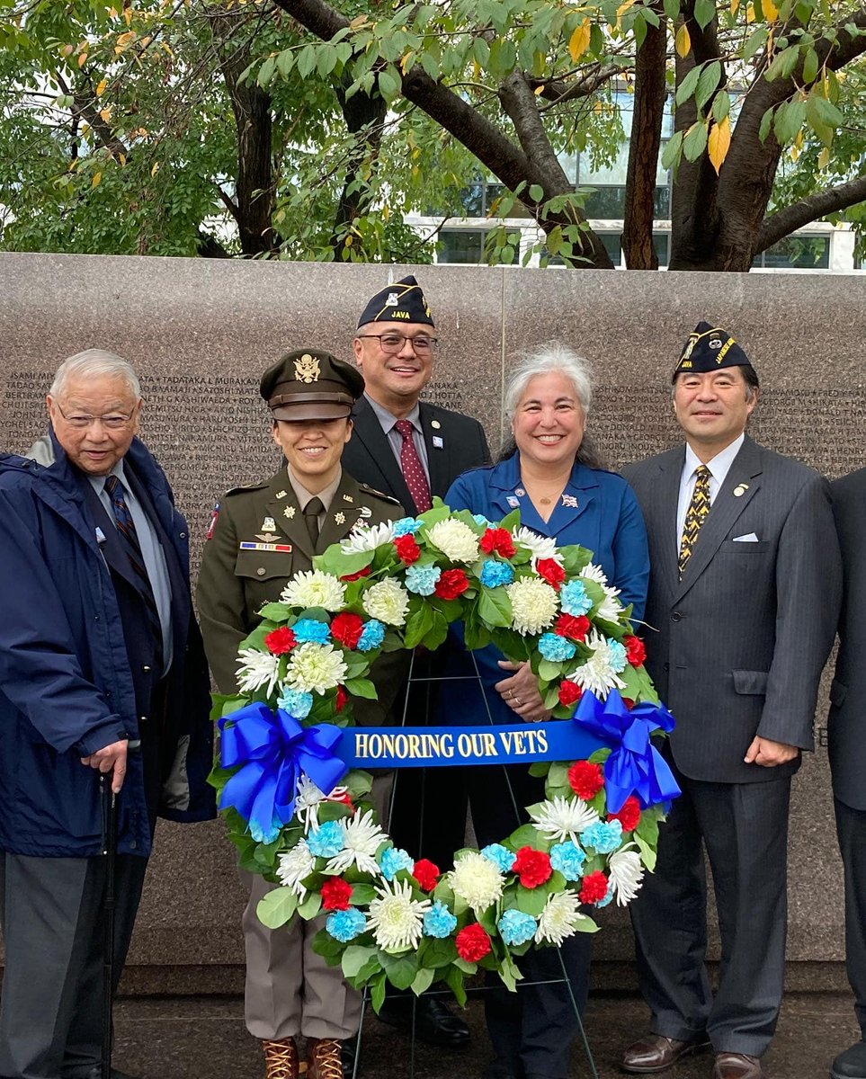 This Veterans Day, the @JAVAGo4BrokeMIS and the National Japanese American Memorial Foundation co-sponsored a program to honor our servicemembers at the National Japanese American Memorial to Patriotism in WWII in Washington, DC.