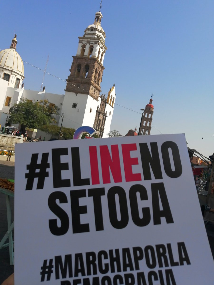 onlyemergency1's tweet image. Desde la marcha en Irapuato #marchaINE
