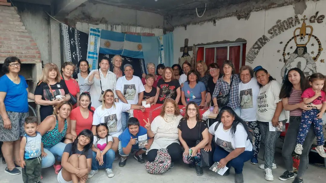 Otra jornada de encuentro con Manzaneras, en esta ocasión las de Bernal Oeste. Las mujeres me expresaron su indignación por el problema de los planes sociales. Bien por <a href="/JuanZabaletaOK/">Juan Zabaleta</a> por comenzar la investigación.
