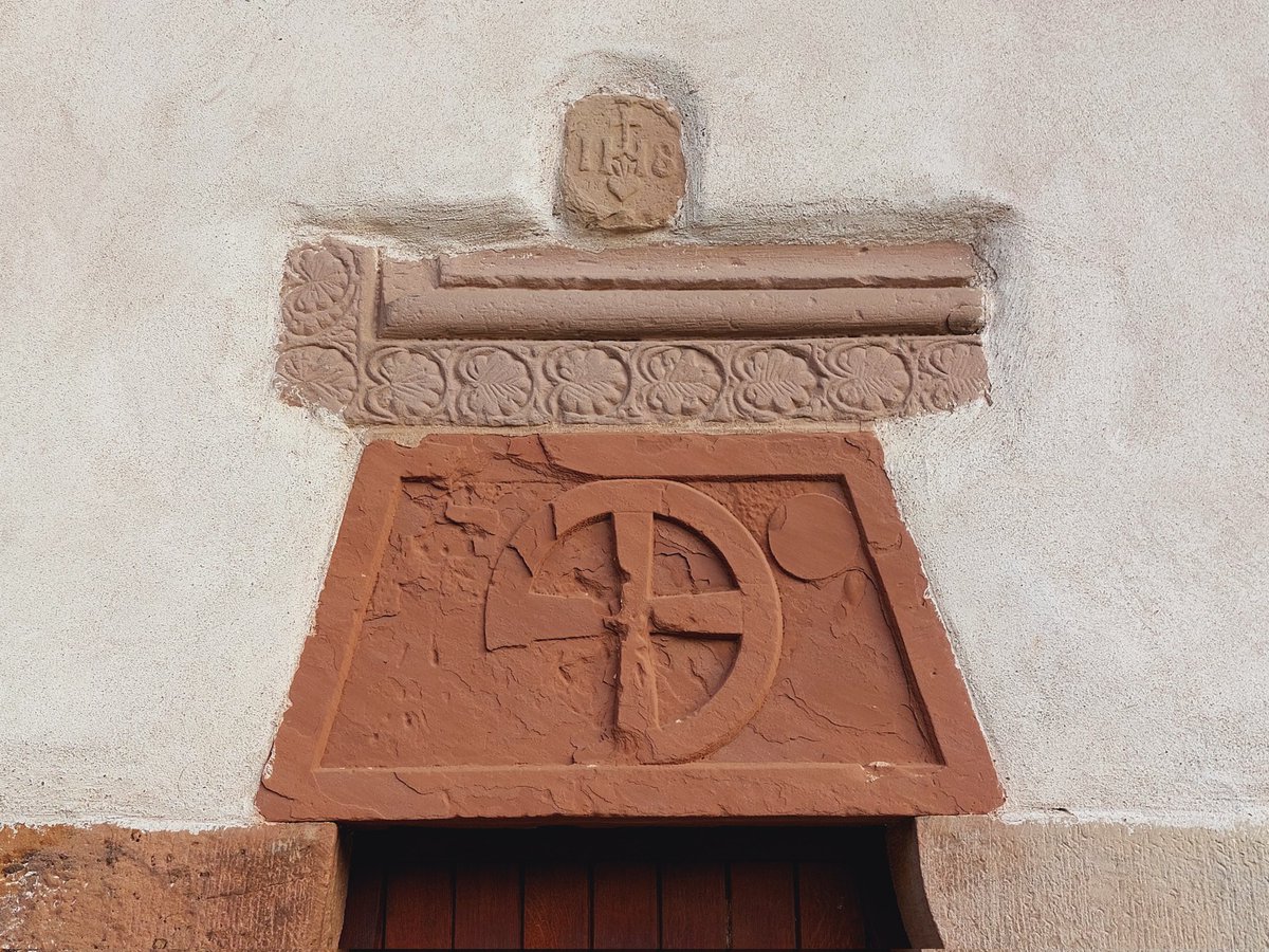 Francois_DeVr's tweet photo. Deux splendeurs de l'#artroman à #Avolsheim en #Alsace revues avec plaisir ce week-end: le #Dompeter (XIe-XIIe) et les fresques #XIIe de la chapelle Saint-Ulrich. #arteromanica #twitart #medievaltwitter #romanesqueart #oldchurches #eglises #churches #patrimoine https://t.co/NHrC1fz3yU