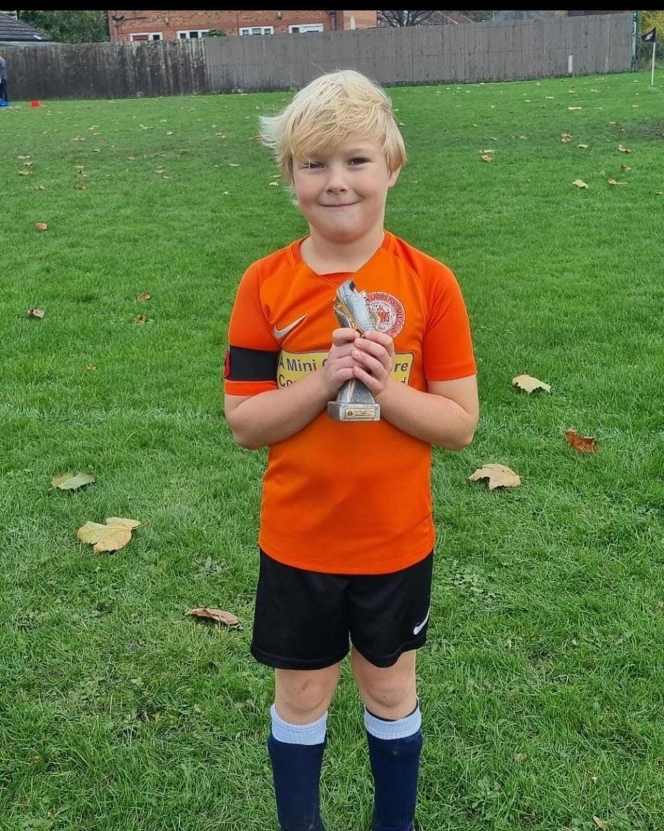 deansfc1964's tweet photo. Sports U7s hosted Urmston Meadowside yesterday. It was a close and entertaining game, we unlucky not to score a few more but smiles all round as usual. Tom & Jack scooping the #POTM awards 🤩
#dylfc #U7Sports #eccles #swinton #ellesmerepark #salford #worsley #letthemplay https://t.co/ko6ztaZfuH